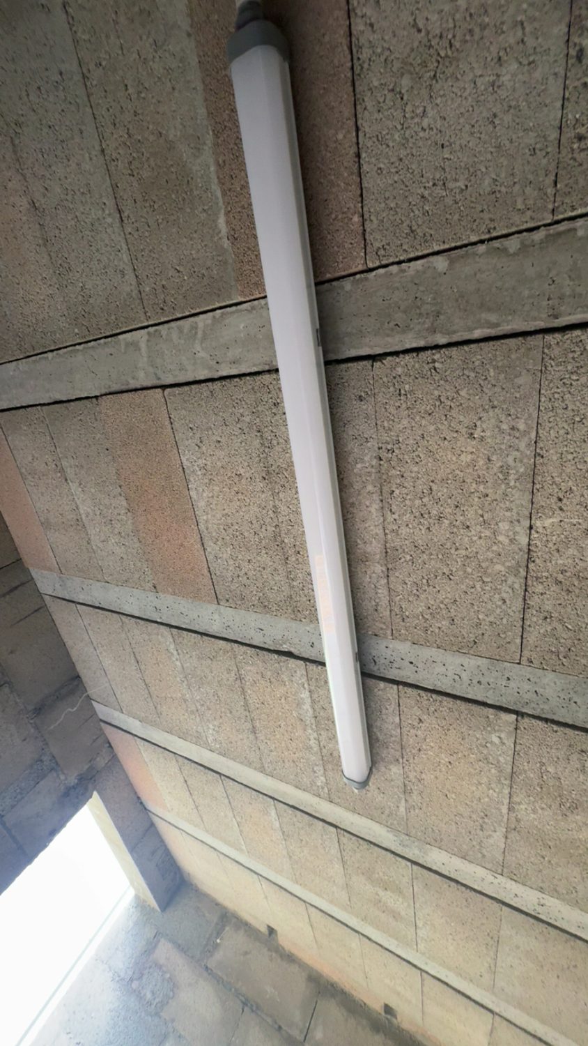 Luminaire local piscine